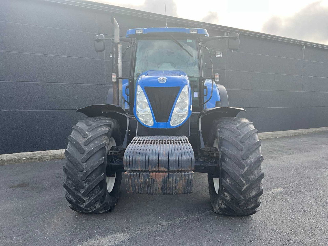 New Holland T7050 - 拖拉机:图2 New Holland T7050 - 拖拉机:图2
