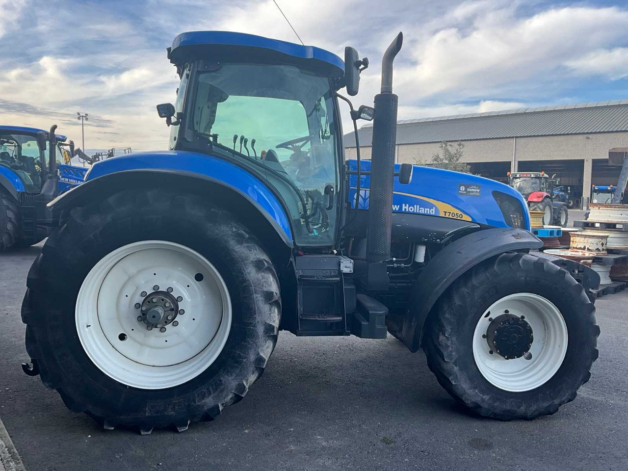 New Holland T7050 - 拖拉机:图5 New Holland T7050 - 拖拉机:图5