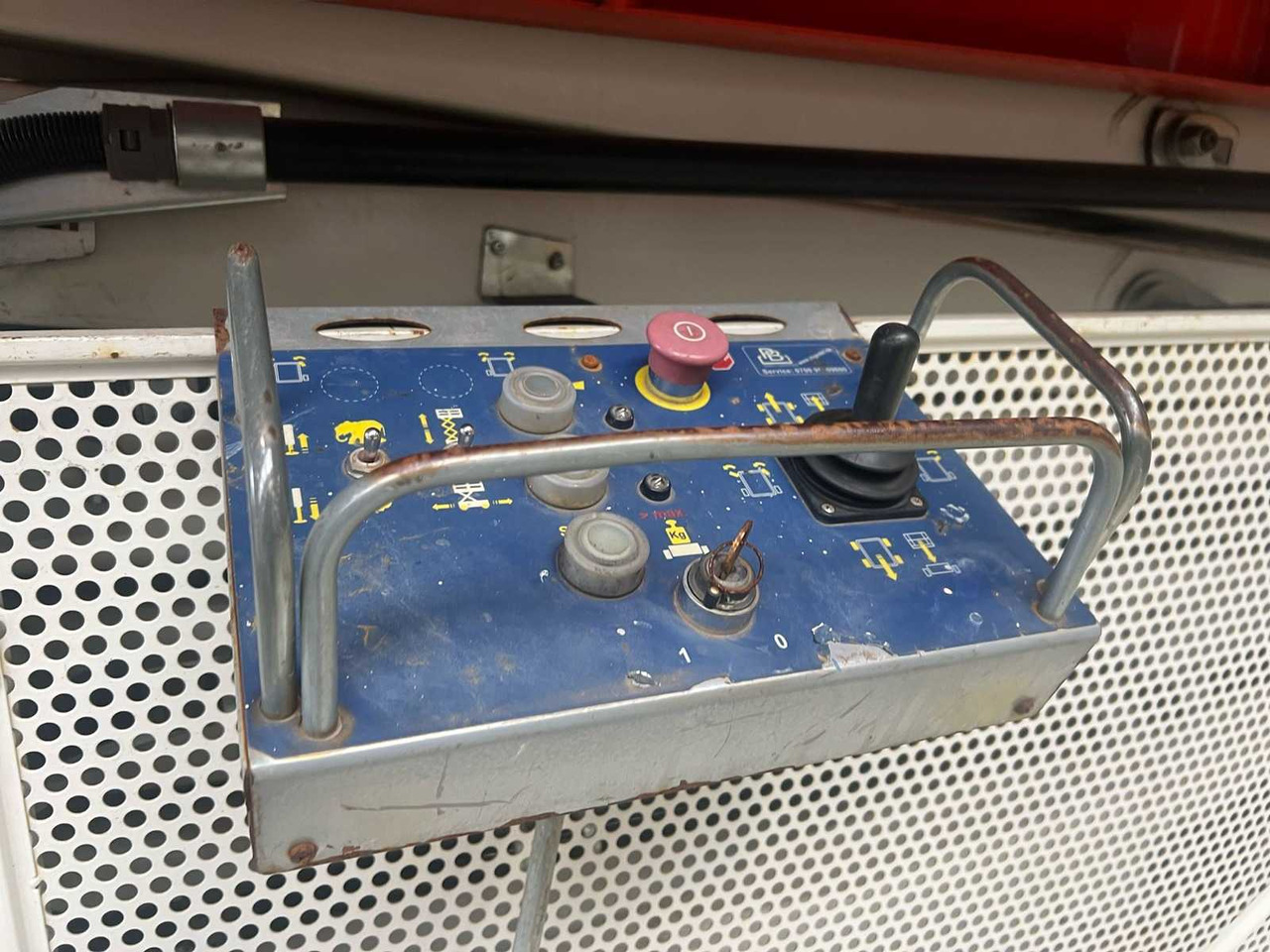 PB - 2014 - S151-12ES - AERIAL PLATFORM - SCISSOR LIFT WORKING HEIGHT 15,7M - 空中平台:图3 PB - 2014 - S151-12ES - AERIAL PLATFORM - SCISSOR LIFT WORKING HEIGHT 15,7M - 空中平台:图3