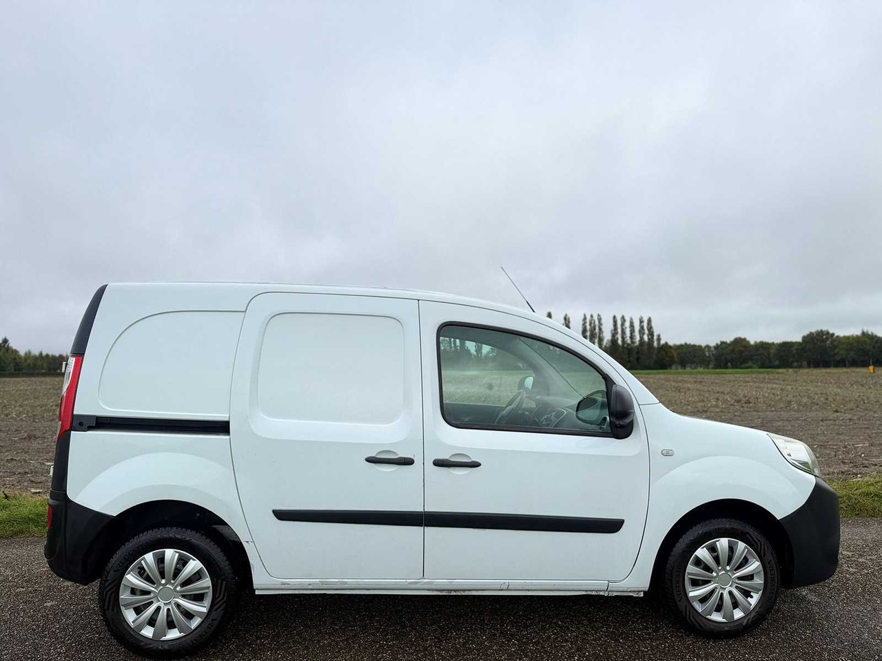 RENAULT - KANGOO EXPRESS - 1.5 DCI 90 EXBL.ES&S - VH-160-H - 小型货车:图4 RENAULT - KANGOO EXPRESS - 1.5 DCI 90 EXBL.ES&S - VH-160-H - 小型货车:图4