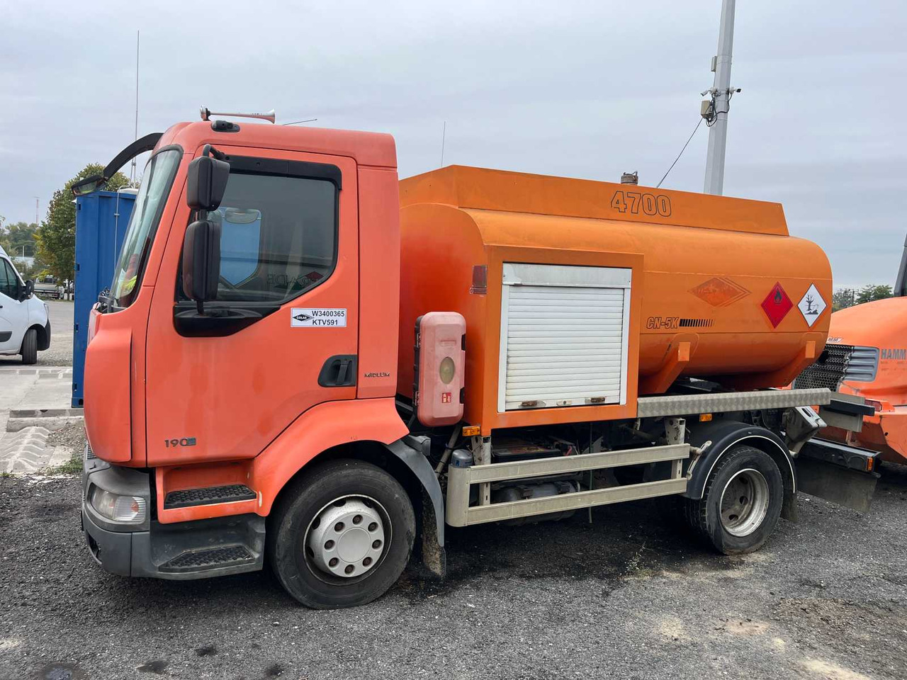 RENAULT Midlum 190.12 Light - 沥青洒布车:图2 RENAULT Midlum 190.12 Light - 沥青洒布车:图2