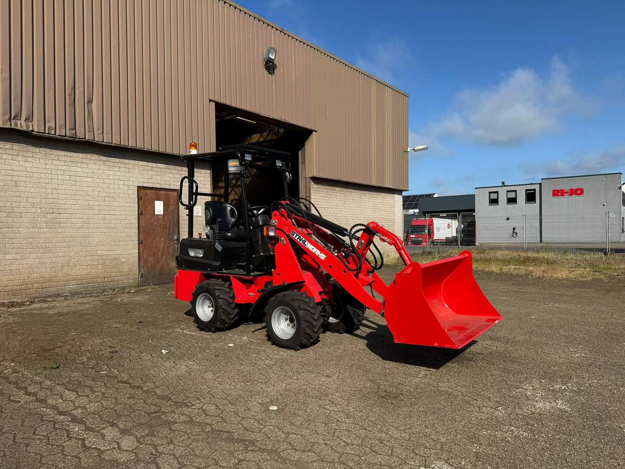 Stahlworks 2024 STAHLWORKS R906 SHOVEL - 轮式装载机:图1 Stahlworks 2024 STAHLWORKS R906 SHOVEL - 轮式装载机:图1