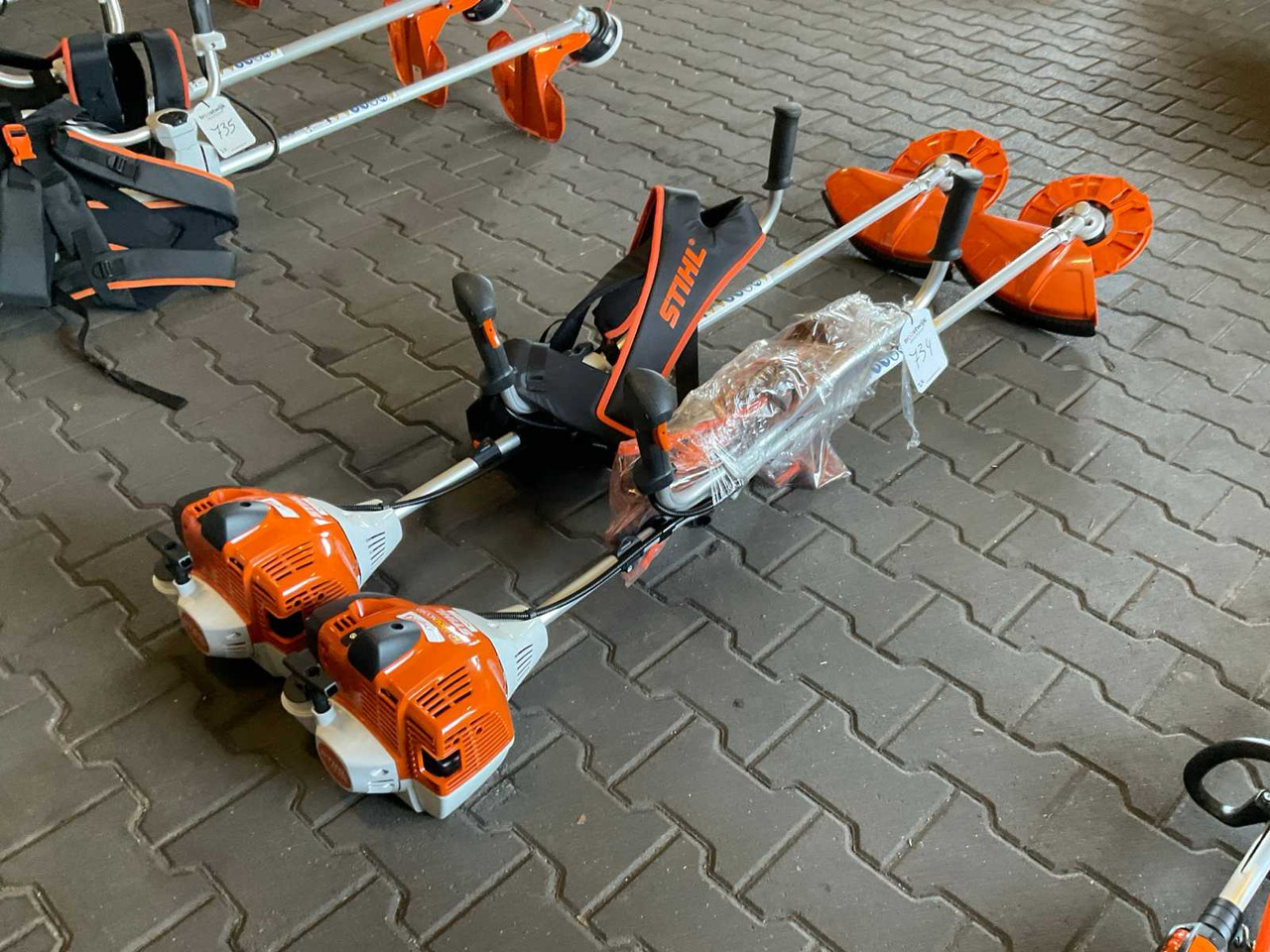 Stihl FS 240 - 林业表土疏松机:图2 Stihl FS 240 - 林业表土疏松机:图2
