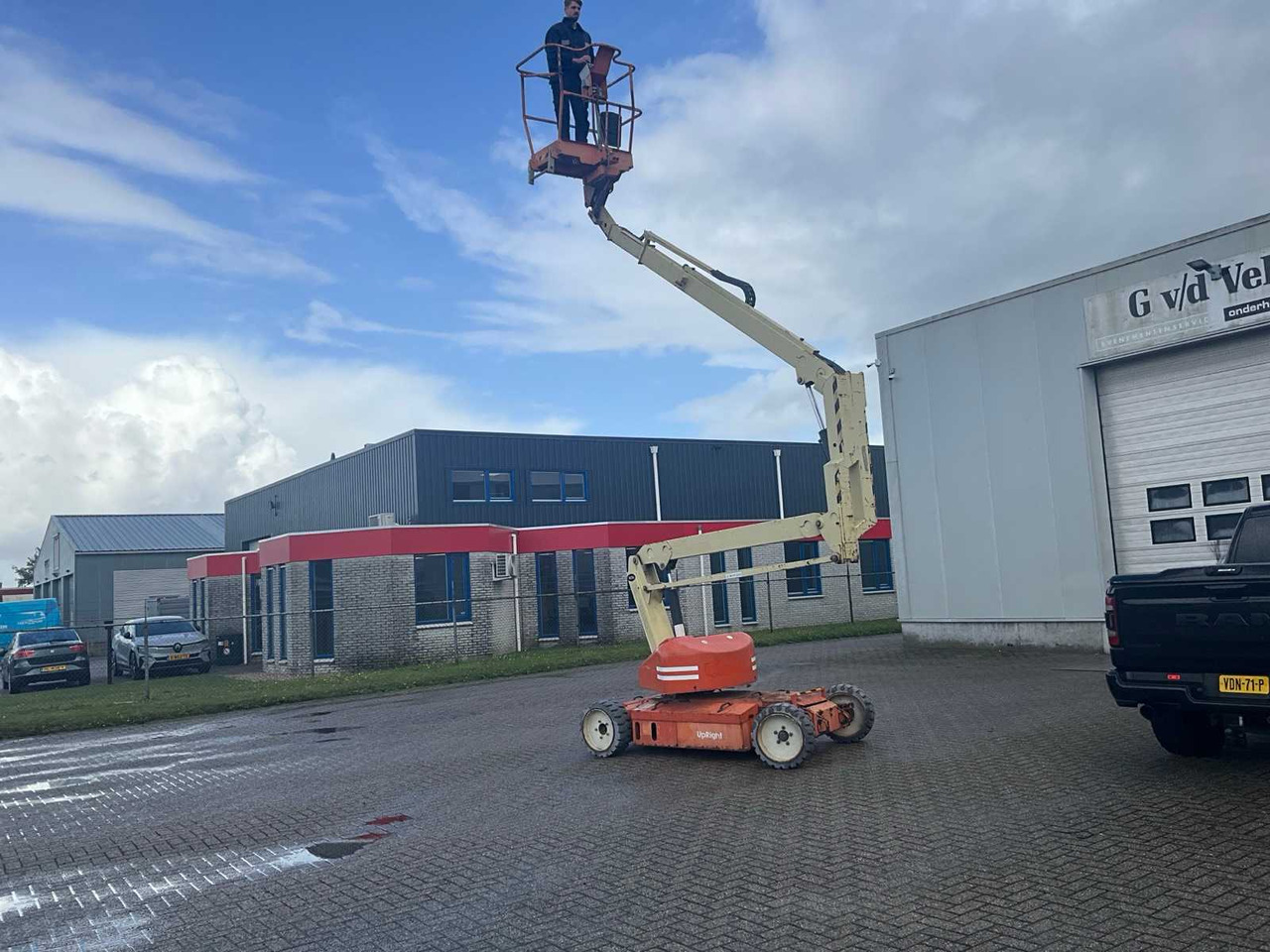 "UPRIGHT" - AB38N - ARTICULATED TELESCOPIC BOOM LIFT - 2007 - 空中平台:图2 "UPRIGHT" - AB38N - ARTICULATED TELESCOPIC BOOM LIFT - 2007 - 空中平台:图2