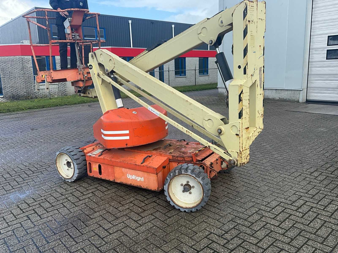 "UPRIGHT" - AB38N - ARTICULATED TELESCOPIC BOOM LIFT - 2007 - 空中平台:图4 "UPRIGHT" - AB38N - ARTICULATED TELESCOPIC BOOM LIFT - 2007 - 空中平台:图4