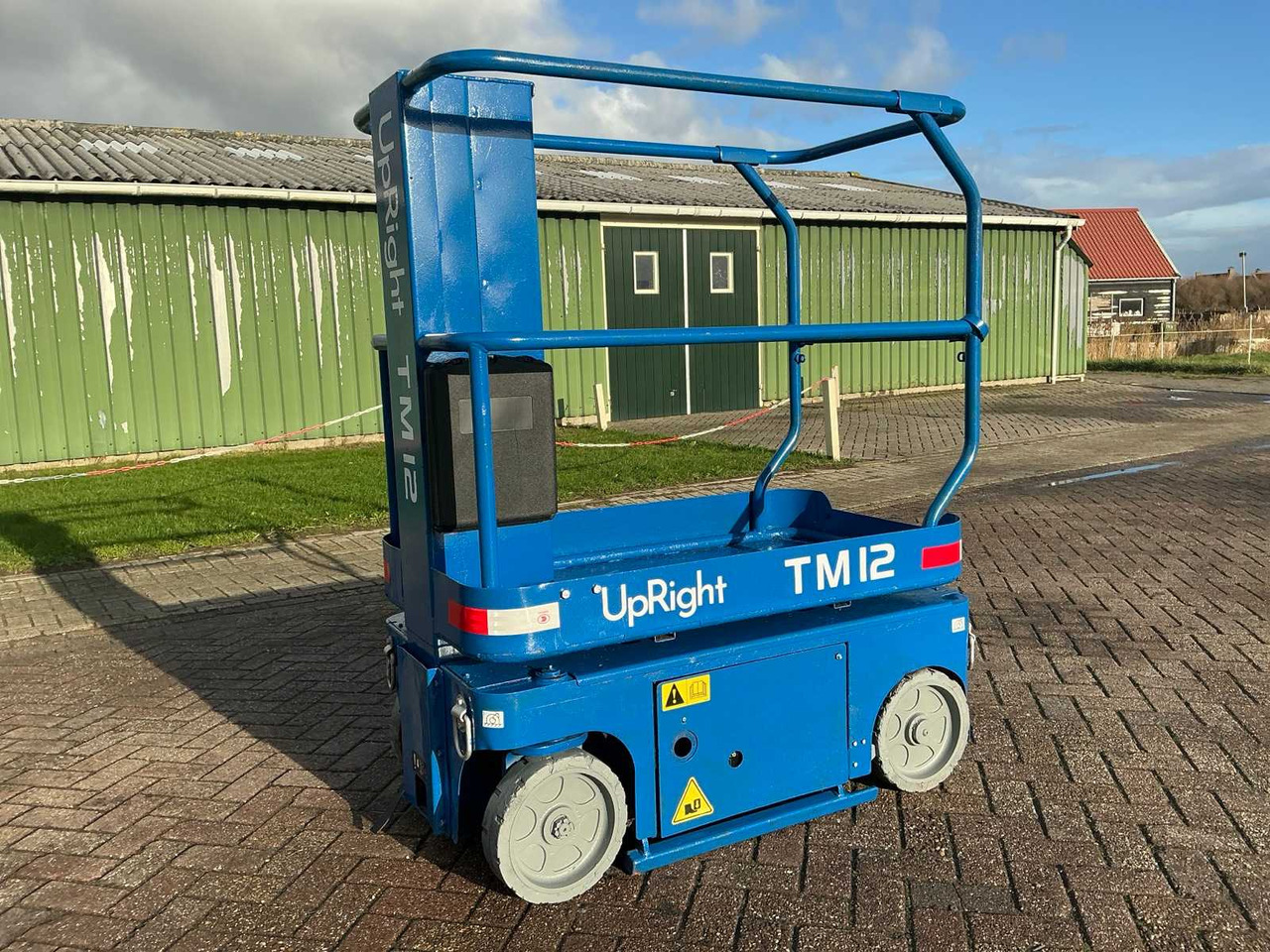 UPRIGHT TM12 AERIAL WORK PLATFORM - 空中平台:图1 UPRIGHT TM12 AERIAL WORK PLATFORM - 空中平台:图1