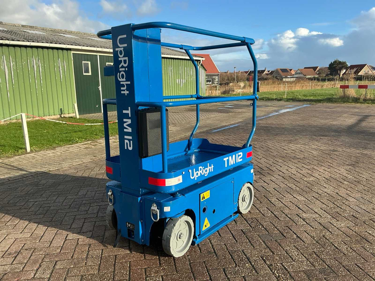 UPRIGHT TM12 AERIAL WORK PLATFORM - 空中平台:图2 UPRIGHT TM12 AERIAL WORK PLATFORM - 空中平台:图2