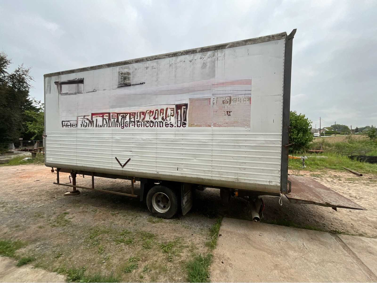 Vaquette 921S - 牲畜运输拖车:图2 Vaquette 921S - 牲畜运输拖车:图2