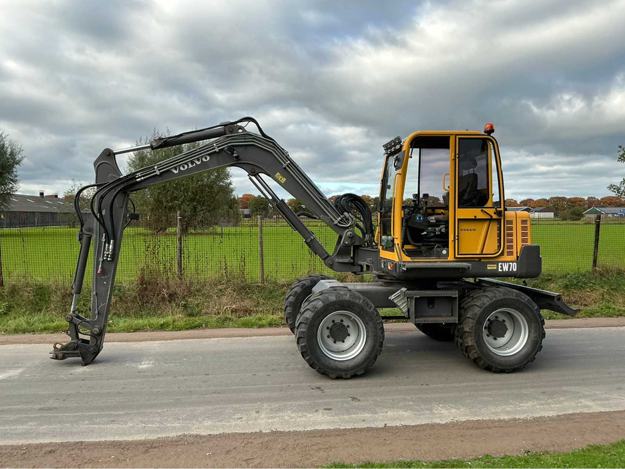 Volvo EW70 - 轮式挖掘机:图3 Volvo EW70 - 轮式挖掘机:图3