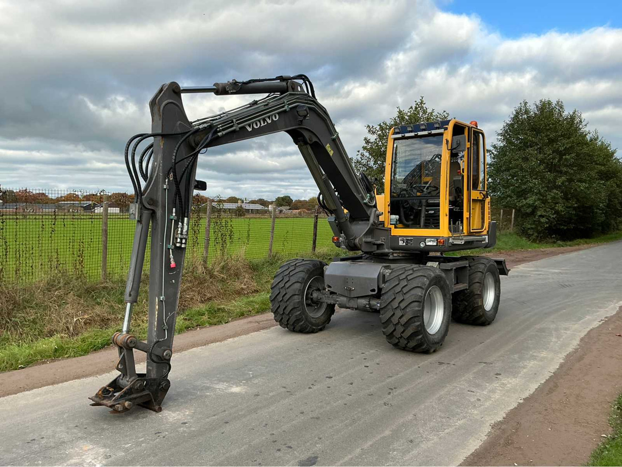 Volvo EW70 - 轮式挖掘机:图1 Volvo EW70 - 轮式挖掘机:图1