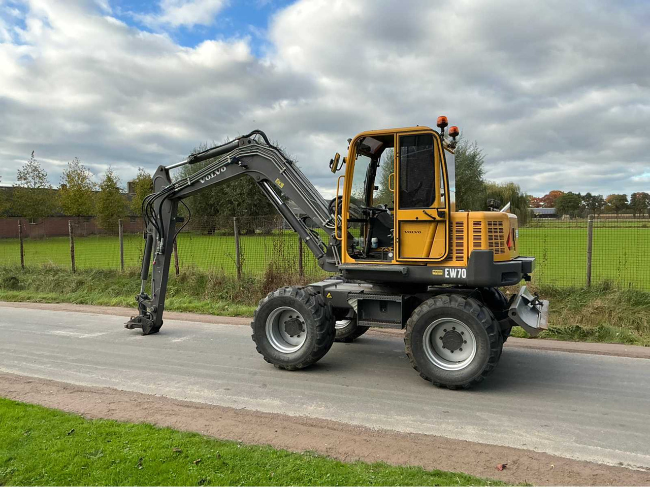 Volvo EW70 - 轮式挖掘机:图4 Volvo EW70 - 轮式挖掘机:图4