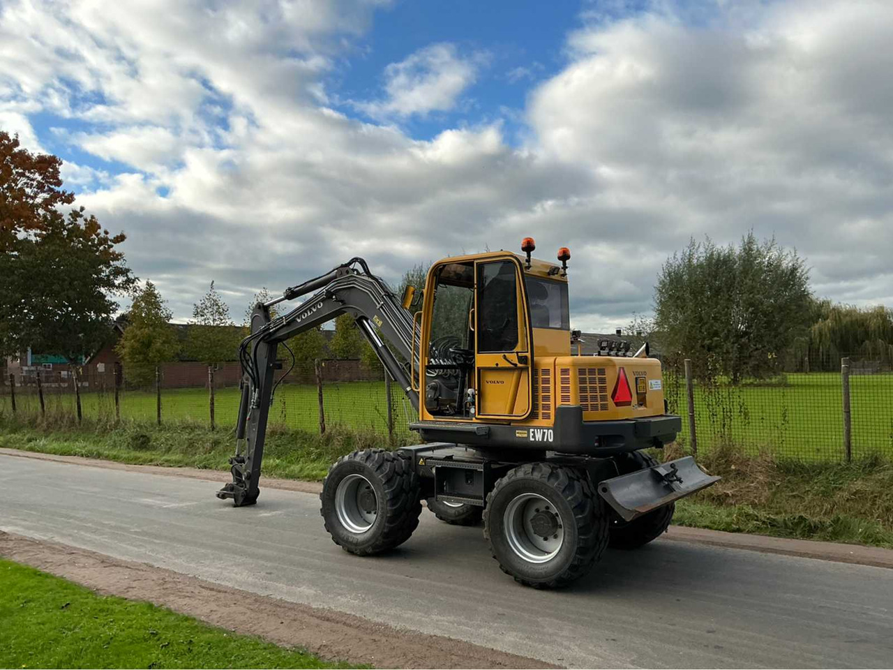 Volvo EW70 - 轮式挖掘机:图5 Volvo EW70 - 轮式挖掘机:图5