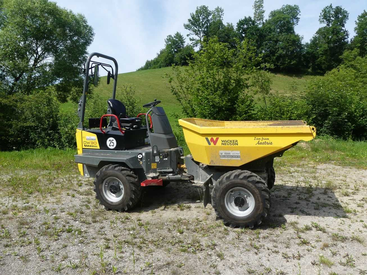 Wacker Neuson D25-02 DW 30 - 农场自卸拖车/ 自卸车:图3 Wacker Neuson D25-02 DW 30 - 农场自卸拖车/ 自卸车:图3