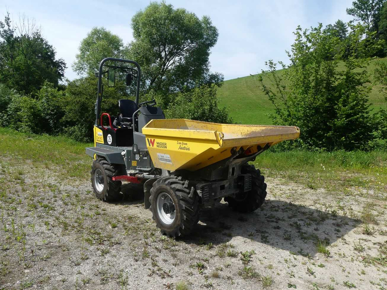 Wacker Neuson D25-02 DW 30 - 农场自卸拖车/ 自卸车:图1 Wacker Neuson D25-02 DW 30 - 农场自卸拖车/ 自卸车:图1