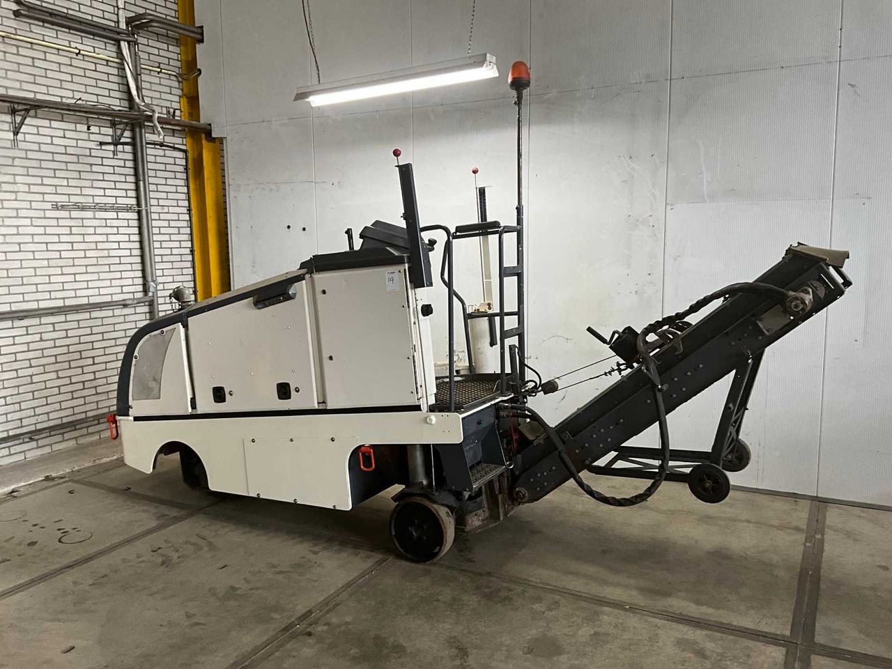 Wirtgen W35DC - 冷铣刨机:图2 Wirtgen W35DC - 冷铣刨机:图2