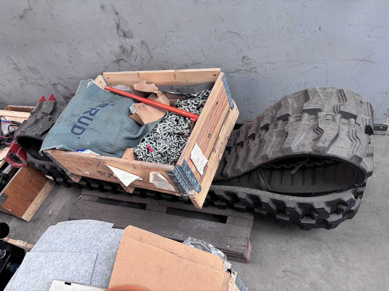 YANMAR - RUBBER TRACK (2 PCS. / A PAIR) USED FOR MINI EXCAVATORS - 轮式装载机:图1 YANMAR - RUBBER TRACK (2 PCS. / A PAIR) USED FOR MINI EXCAVATORS - 轮式装载机:图1