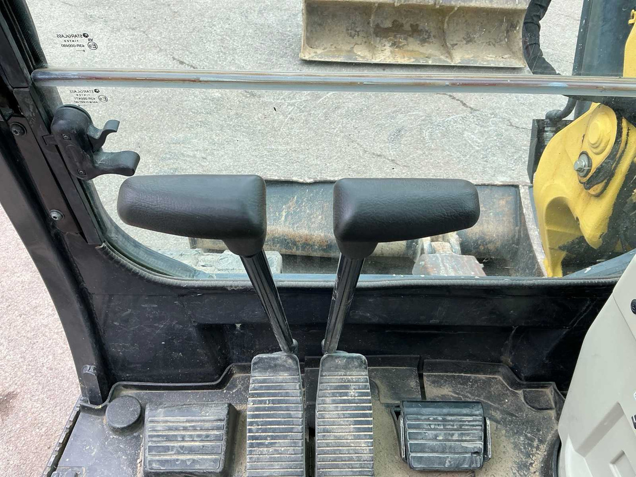 履带式挖掘机 Yanmar SV100-2A:图40 履带式挖掘机 Yanmar SV100-2A:图40