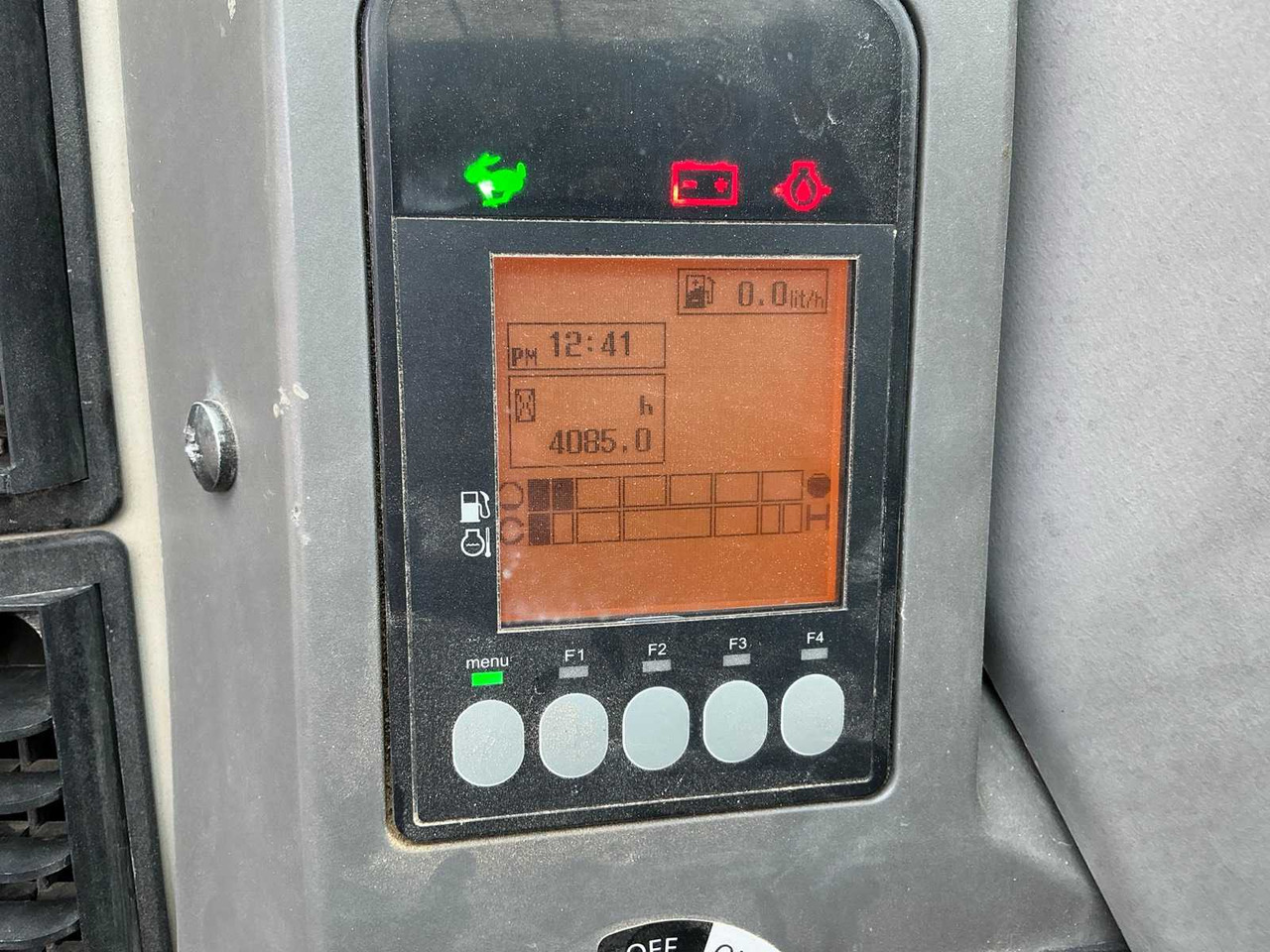 履带式挖掘机 Yanmar SV100-2A:图42 履带式挖掘机 Yanmar SV100-2A:图42