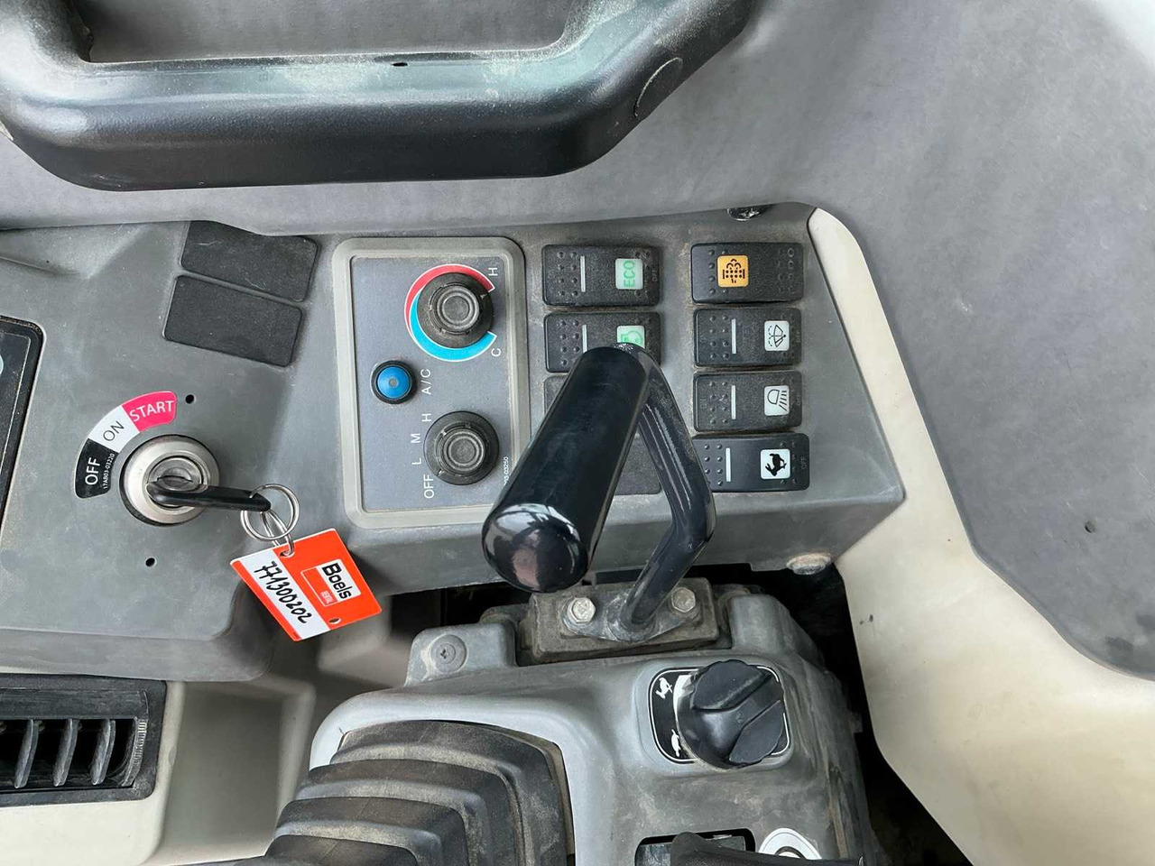 履带式挖掘机 Yanmar SV100-2A:图39 履带式挖掘机 Yanmar SV100-2A:图39