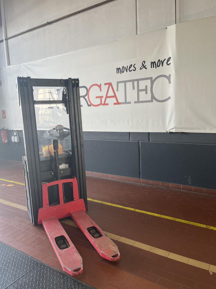 Hyster S1.4 - 堆垛机:图2 Hyster S1.4 - 堆垛机:图2