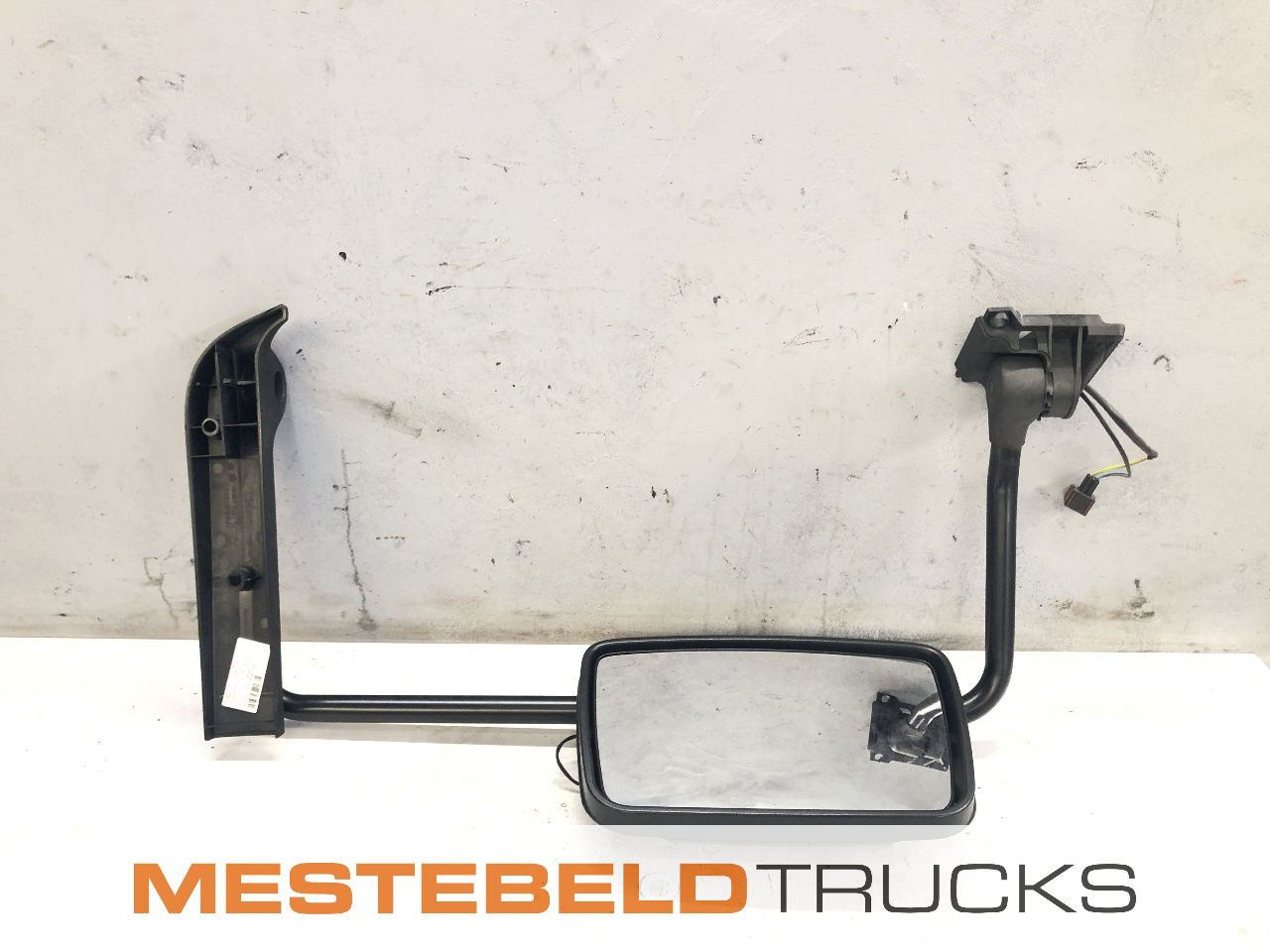 DAF Spiegel met steun links - 驾驶室和内部 适用于 卡车:图1 DAF Spiegel met steun links - 驾驶室和内部 适用于 卡车:图1