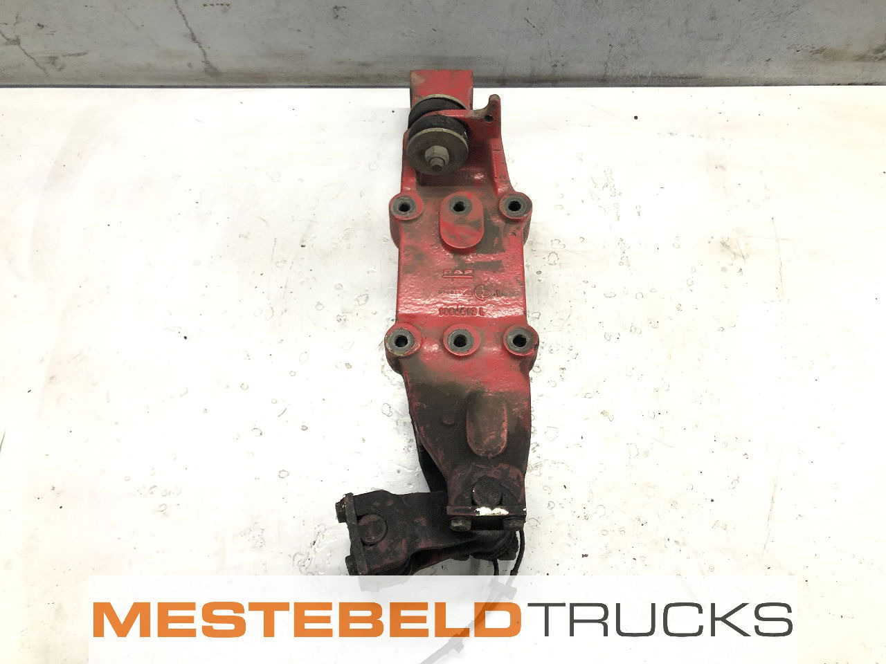 DAF Steun voorveer linksachter 95 XF - 框架/ 底盘 适用于 卡车:图1 DAF Steun voorveer linksachter 95 XF - 框架/ 底盘 适用于 卡车:图1