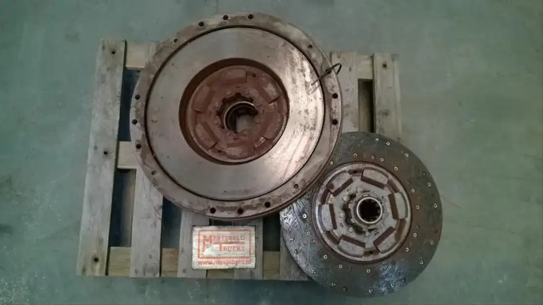 MAN Koppeling + Koppelingsplaat - 变速箱及其零件 适用于 卡车:图1 MAN Koppeling + Koppelingsplaat - 变速箱及其零件 适用于 卡车:图1