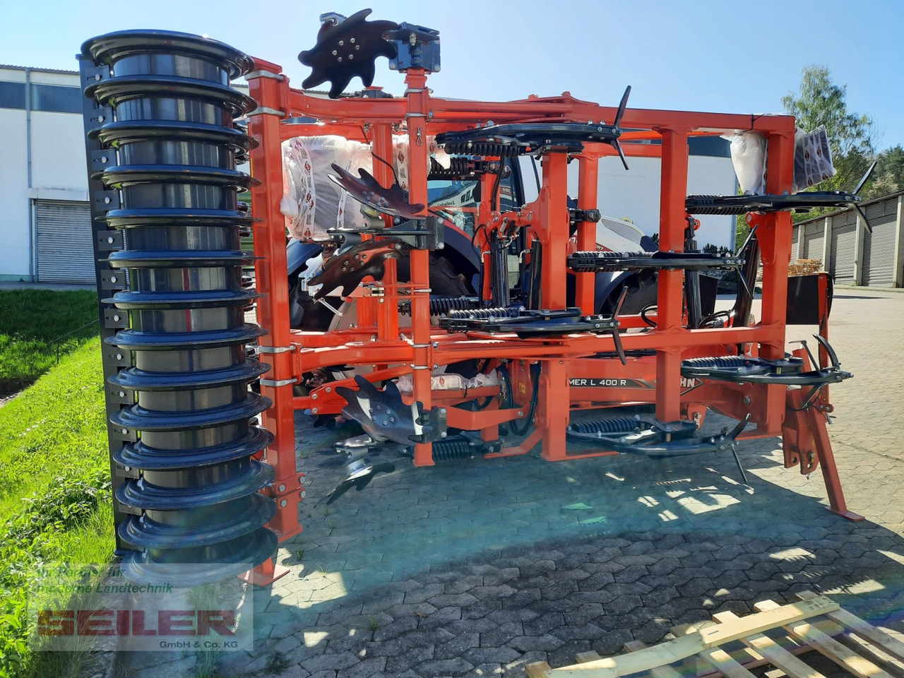 Kuhn Cultimer L 400 R NSM + T-Liner-Walze - 耕耘机:图2 Kuhn Cultimer L 400 R NSM + T-Liner-Walze - 耕耘机:图2
