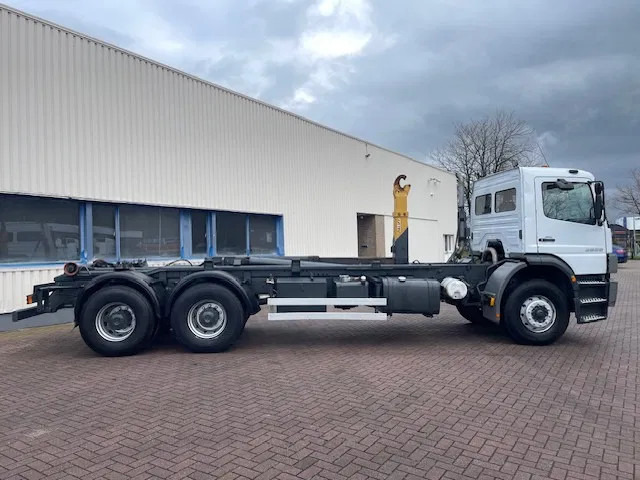 Mercedes-Benz Atego 2628 6x4 Manual gear Full steel suspension - 驾驶室底盘卡车:图3 Mercedes-Benz Atego 2628 6x4 Manual gear Full steel suspension - 驾驶室底盘卡车:图3