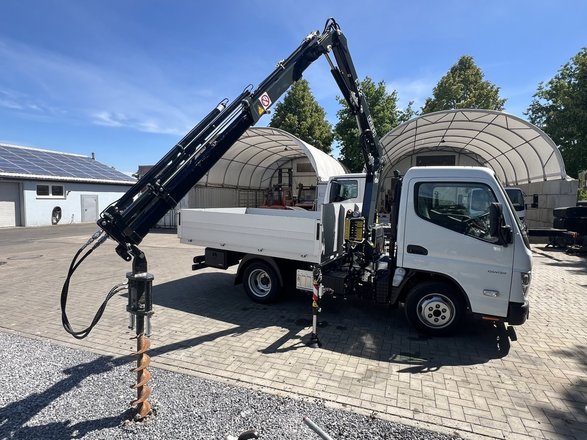 FUSO 3S15 Alu Pritsche 2.80m Ladekran Bohrgerät - 平板货车:图1 FUSO 3S15 Alu Pritsche 2.80m Ladekran Bohrgerät - 平板货车:图1