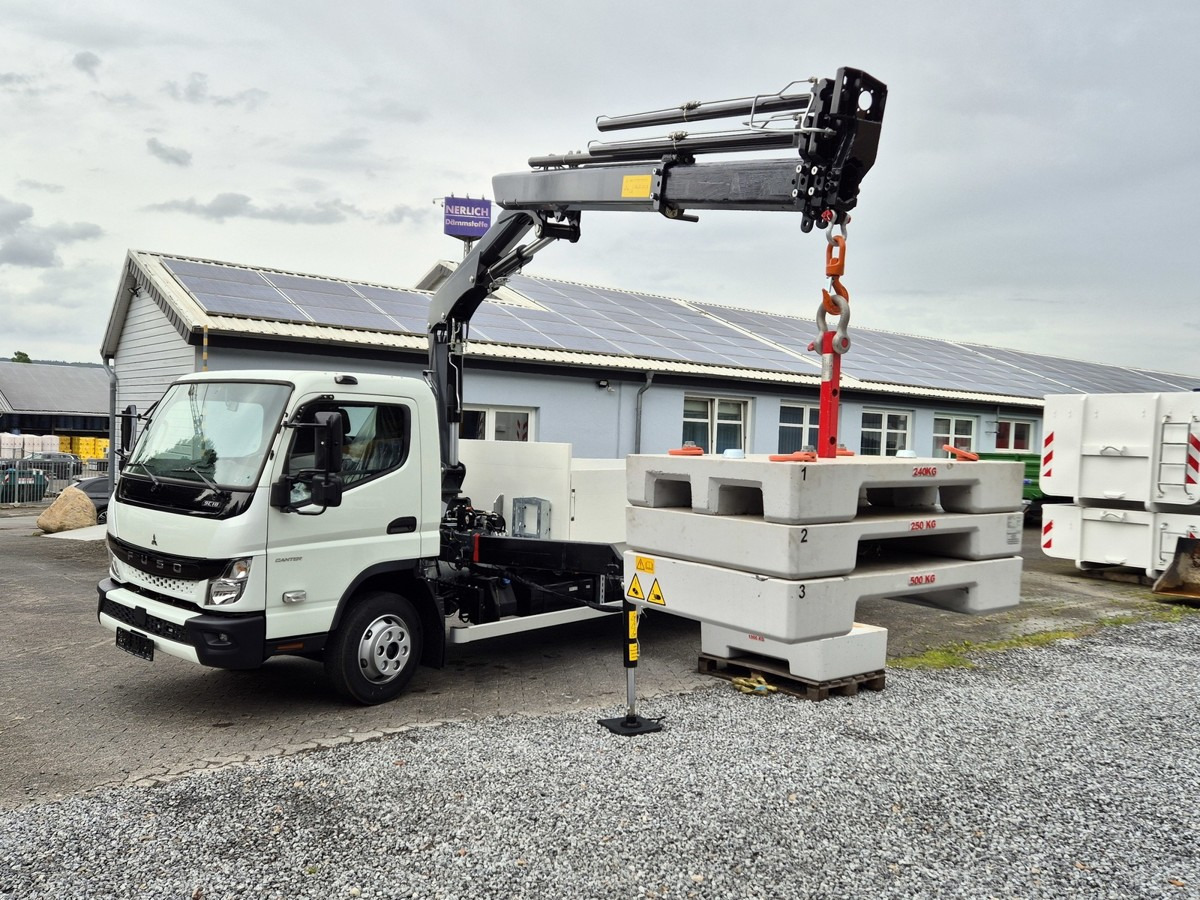 FUSO FUSO 9C18 Canter Alu Pritsche 5.5m Kran 3x hydr. - 平板货车:图1 FUSO FUSO 9C18 Canter Alu Pritsche 5.5m Kran 3x hydr. - 平板货车:图1