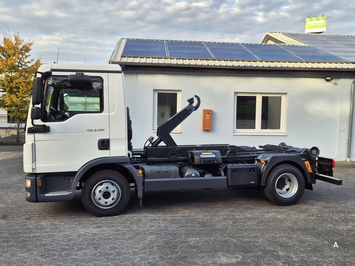 MAN TGL 8.190 BL City Abrollkipper Aut., 2 x AHK sof - 吊钩升降车:图4 MAN TGL 8.190 BL City Abrollkipper Aut., 2 x AHK sof - 吊钩升降车:图4