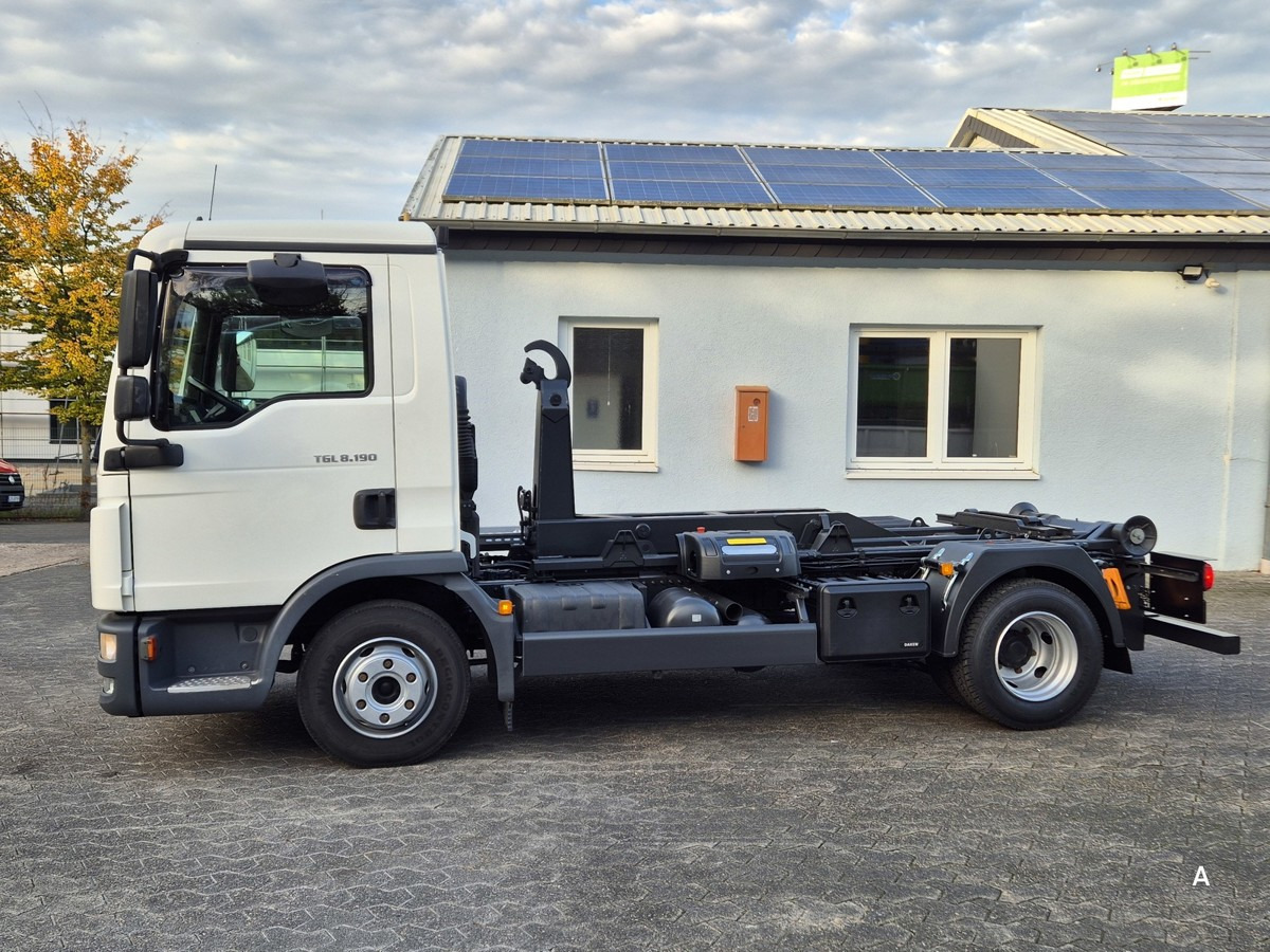 MAN TGL 8.190 BL City Abrollkipper Aut., 2 x AHK sof - 吊钩升降车:图3 MAN TGL 8.190 BL City Abrollkipper Aut., 2 x AHK sof - 吊钩升降车:图3