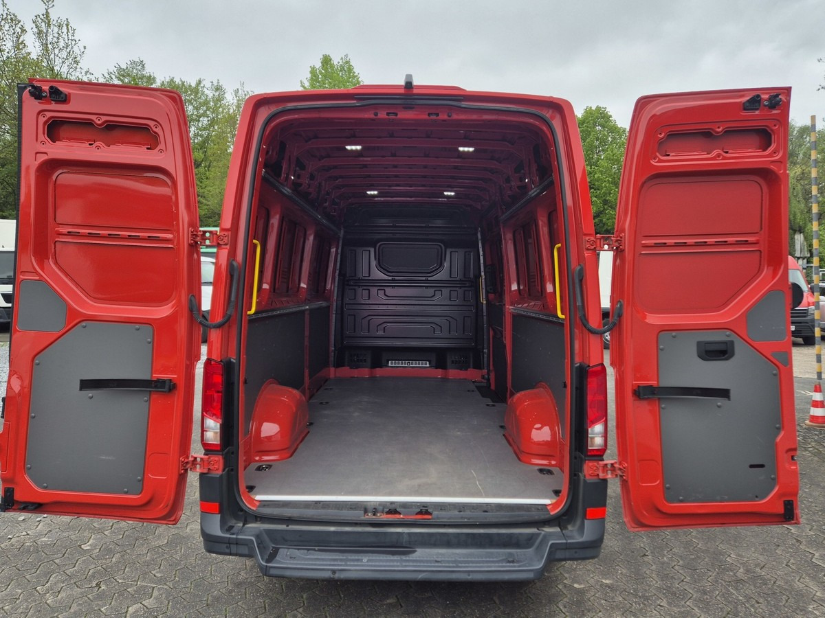 无侧窗厢式货车 VW Crafter 35 Maxi L4H3 1Hand PDC Kamera：图11