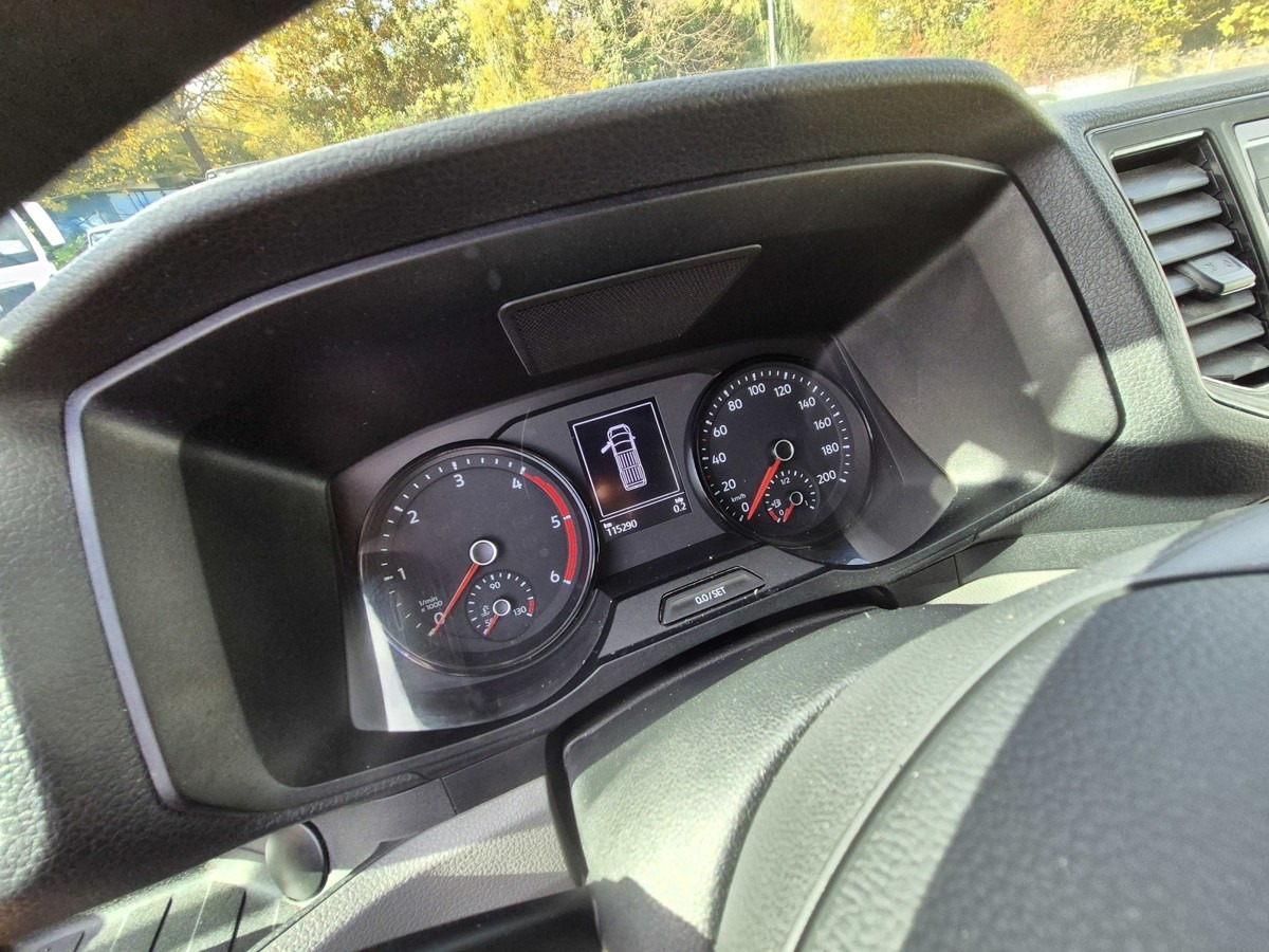 VW Crafter 35 Maxi L4H3 1Hand PDC - 无侧窗厢式货车:图5 VW Crafter 35 Maxi L4H3 1Hand PDC - 无侧窗厢式货车:图5