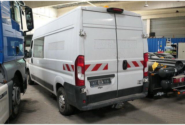 Fiat Ducato MultiCab, 6 Sitze, AHK, Klima, Trennwand - 无侧窗厢式货车:图4 Fiat Ducato MultiCab, 6 Sitze, AHK, Klima, Trennwand - 无侧窗厢式货车:图4