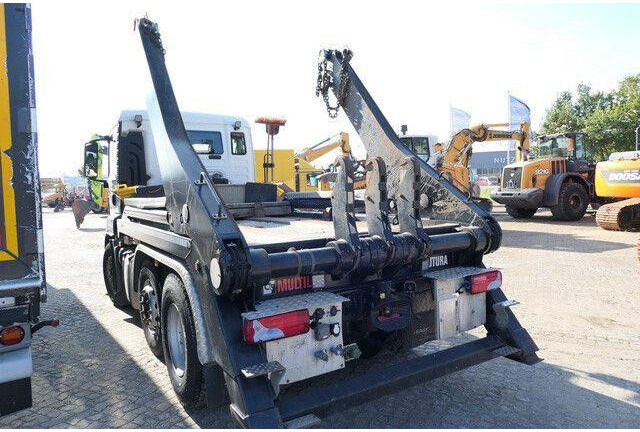 MAN 26.460 TGS 6x2, Hiab FTR18, Funk, Vorlauflenk,AC - 光缆系统卡车:图5 MAN 26.460 TGS 6x2, Hiab FTR18, Funk, Vorlauflenk,AC - 光缆系统卡车:图5
