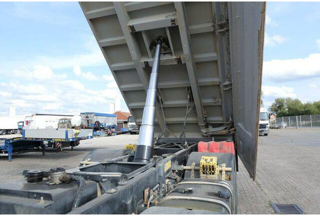 MAN 41.470 TGS 8x4, Bordmatik, Anbauplatte, Kombitür - 翻斗车:图4 MAN 41.470 TGS 8x4, Bordmatik, Anbauplatte, Kombitür - 翻斗车:图4