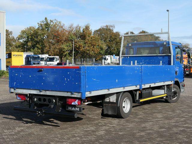 MAN 8.180 TGL BL 4x2, Gerüstbau, AHK, 3. Sitz - 平板货车:图5 MAN 8.180 TGL BL 4x2, Gerüstbau, AHK, 3. Sitz - 平板货车:图5