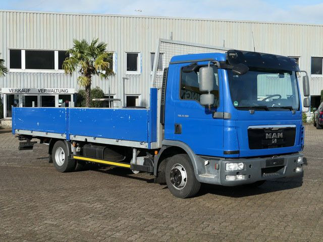 MAN 8.180 TGL BL 4x2, Gerüstbau, AHK, 3. Sitz - 平板货车:图3 MAN 8.180 TGL BL 4x2, Gerüstbau, AHK, 3. Sitz - 平板货车:图3