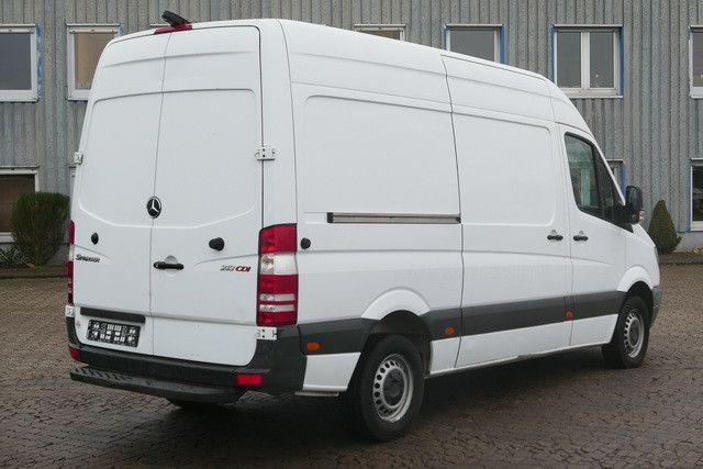 Mercedes-Benz 213 CDI Sprinter 4x2, Klima, 3. Sitz, Holzausbau - 紧凑型面包车:图4 Mercedes-Benz 213 CDI Sprinter 4x2, Klima, 3. Sitz, Holzausbau - 紧凑型面包车:图4