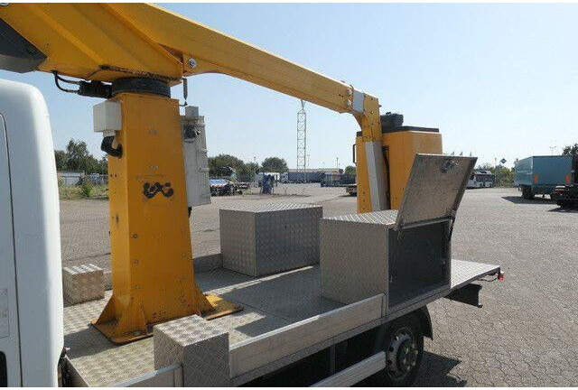 Nissan 32.12 4x2, 11m Arbeitshöhe, Klima,3. Sitz - 车载空中平台:图5 Nissan 32.12 4x2, 11m Arbeitshöhe, Klima,3. Sitz - 车载空中平台:图5