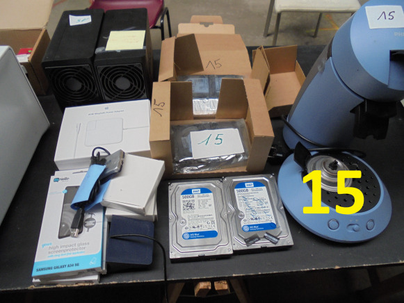 1 SENSEO PHILIPS, 3 disques durs dont 2 neufs, 4 lecteurs de carte, 2 stations NAS Synologie, sans dique, type DS213, films de protection pour GSM, 1 chargeur GSM - 食品机械:图1 1 SENSEO PHILIPS, 3 disques durs dont 2 neufs, 4 lecteurs de carte, 2 stations NAS Synologie, sans dique, type DS213, films de protection pour GSM, 1 chargeur GSM - 食品机械:图1