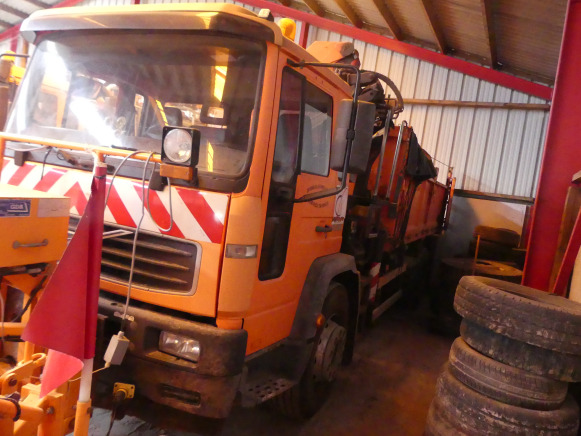 Camion benne + grue auxiliaire Volvo FL6E 19.0 - 翻斗车, 起重车:图2 Camion benne + grue auxiliaire Volvo FL6E 19.0 - 翻斗车, 起重车:图2