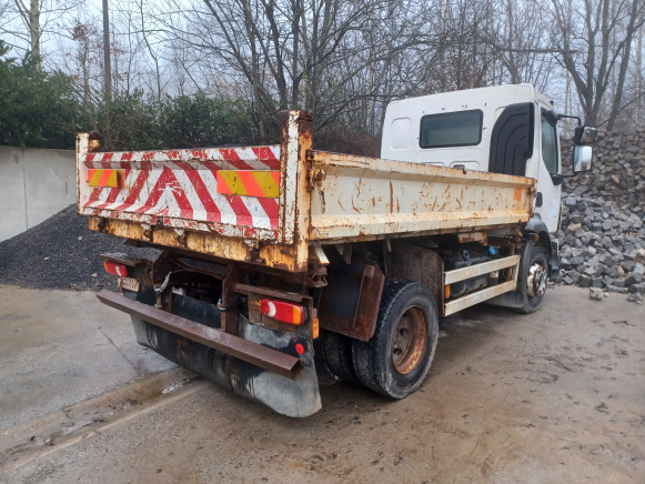 Camion tri benne Volvo FLL 42 12N2 5.0 (2009-88.795 km) - 栏板式/ 平板卡车:图5 Camion tri benne Volvo FLL 42 12N2 5.0 (2009-88.795 km) - 栏板式/ 平板卡车:图5