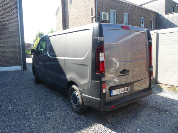 Camionnette Opel Vivaro (2018-122.114 km-VIN:WOVF7G60XJV634111) - 汽车:图3 Camionnette Opel Vivaro (2018-122.114 km-VIN:WOVF7G60XJV634111) - 汽车:图3