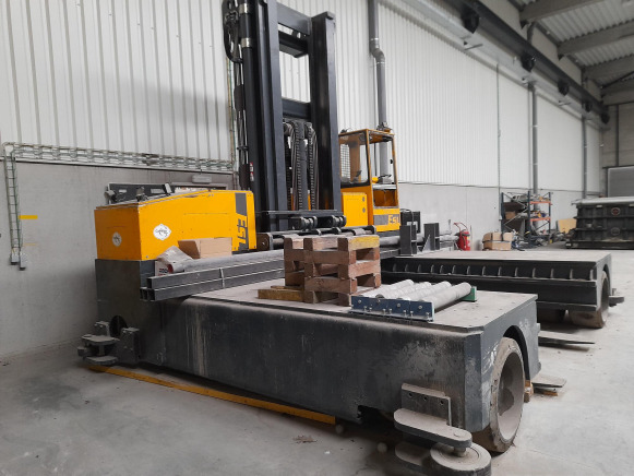 Chariot multidirectionnel Combilift ESL 14055 - 四向前移式叉车:图2 Chariot multidirectionnel Combilift ESL 14055 - 四向前移式叉车:图2