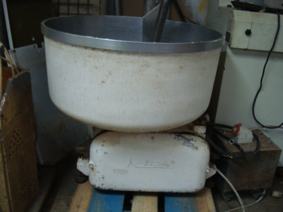 Pétrin DIOSNA. D100 - 烘焙设备:图1 Pétrin DIOSNA. D100 - 烘焙设备:图1