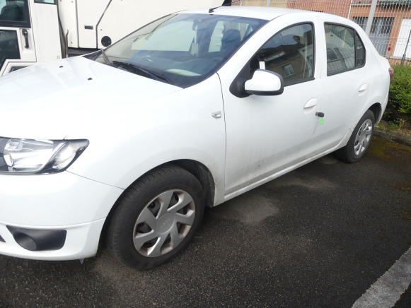 REF:20513 - Voiture Dacia Logan Berline (2013-97.655 km) - 轿车:图2 REF:20513 - Voiture Dacia Logan Berline (2013-97.655 km) - 轿车:图2