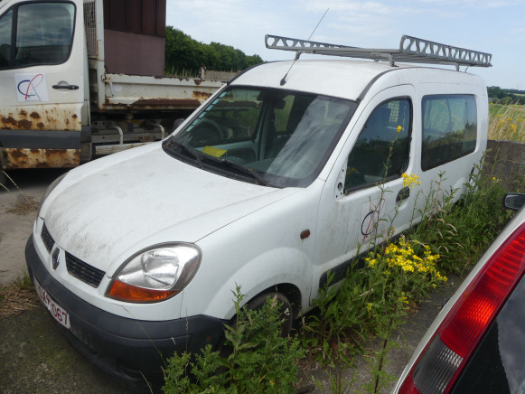 REF:Immatriculée sous : SXP067 - Voiture Renault - 紧凑型面包车:图2 REF:Immatriculée sous : SXP067 - Voiture Renault - 紧凑型面包车:图2